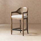 Tabouret de comptoir Americana Mid-Century Modern 26 po avec dossier en rotin